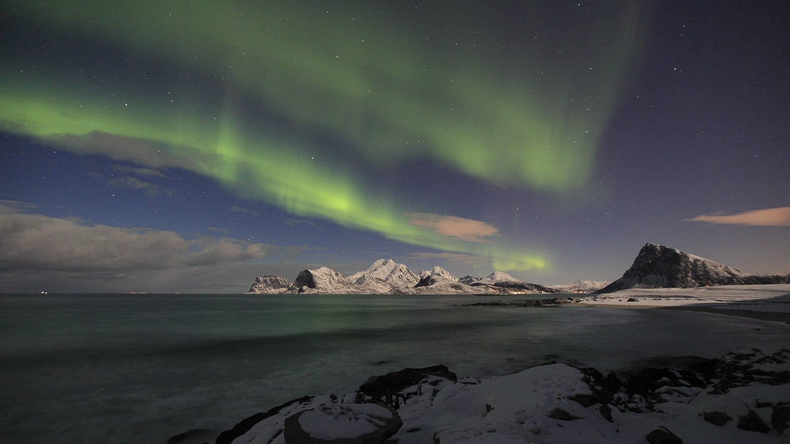 Midnight Bouldering under the Northern Lights